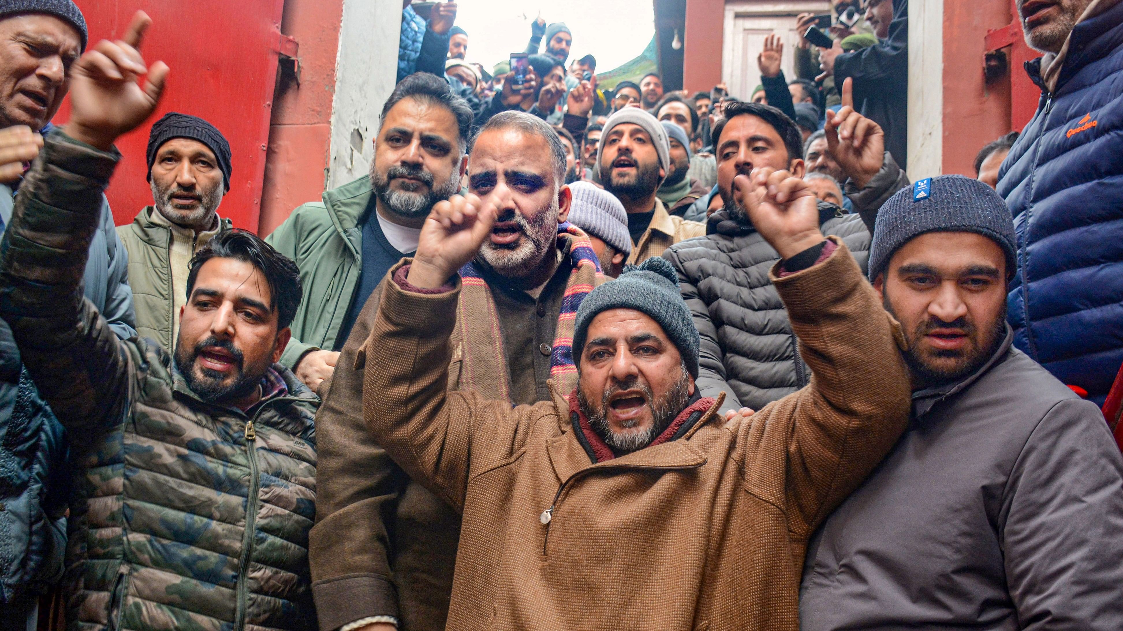 <div class="paragraphs"><p>Protesters shout slogans against the deaths of three civilians who were found dead near the site of an anti-terrorist operation in Poonch district, in Srinagar, Saturday, Dec. 23, 2023.</p></div>