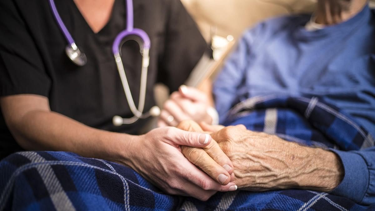 <div class="paragraphs"><p>Nurse taking care of an Elderly patient. Representative Image.</p></div>