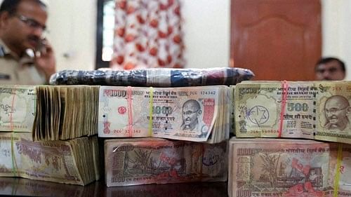 <div class="paragraphs"><p>ED on Wednesday said it has seized Rs 39 lakh 'unaccounted' cash after searches were carried out against former Rajasthan PHE department minister Mahesh Joshi and others.</p></div>