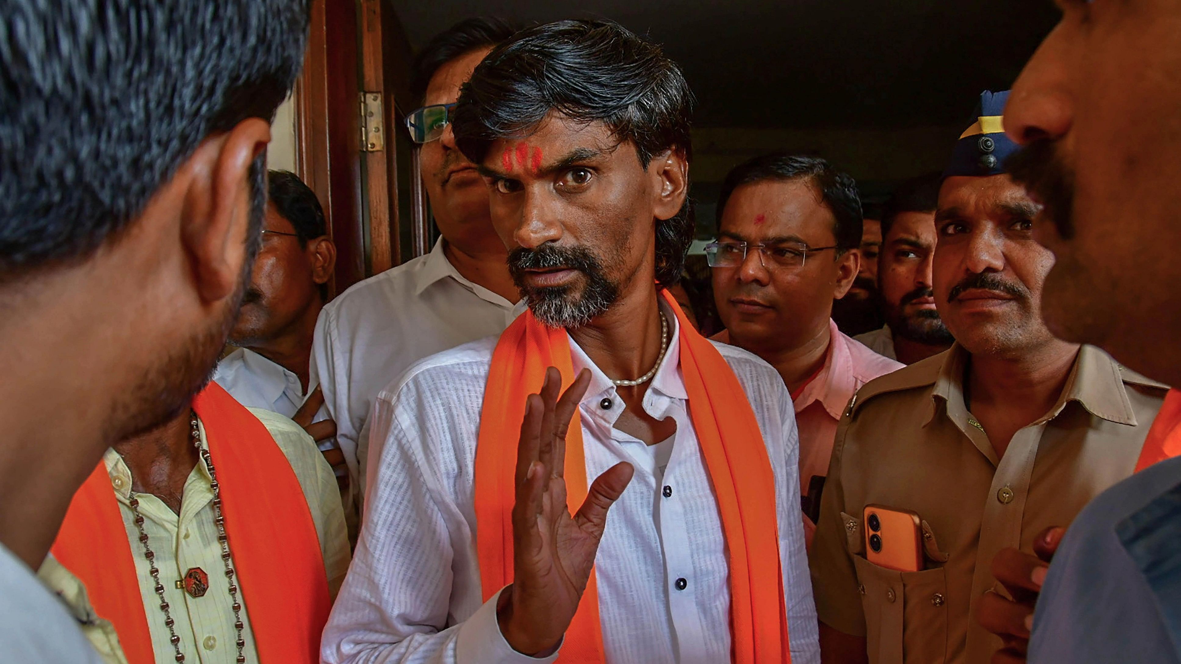 <div class="paragraphs"><p>Mumbai: Activist Manoj Jarange Patil with supporters.</p></div>
