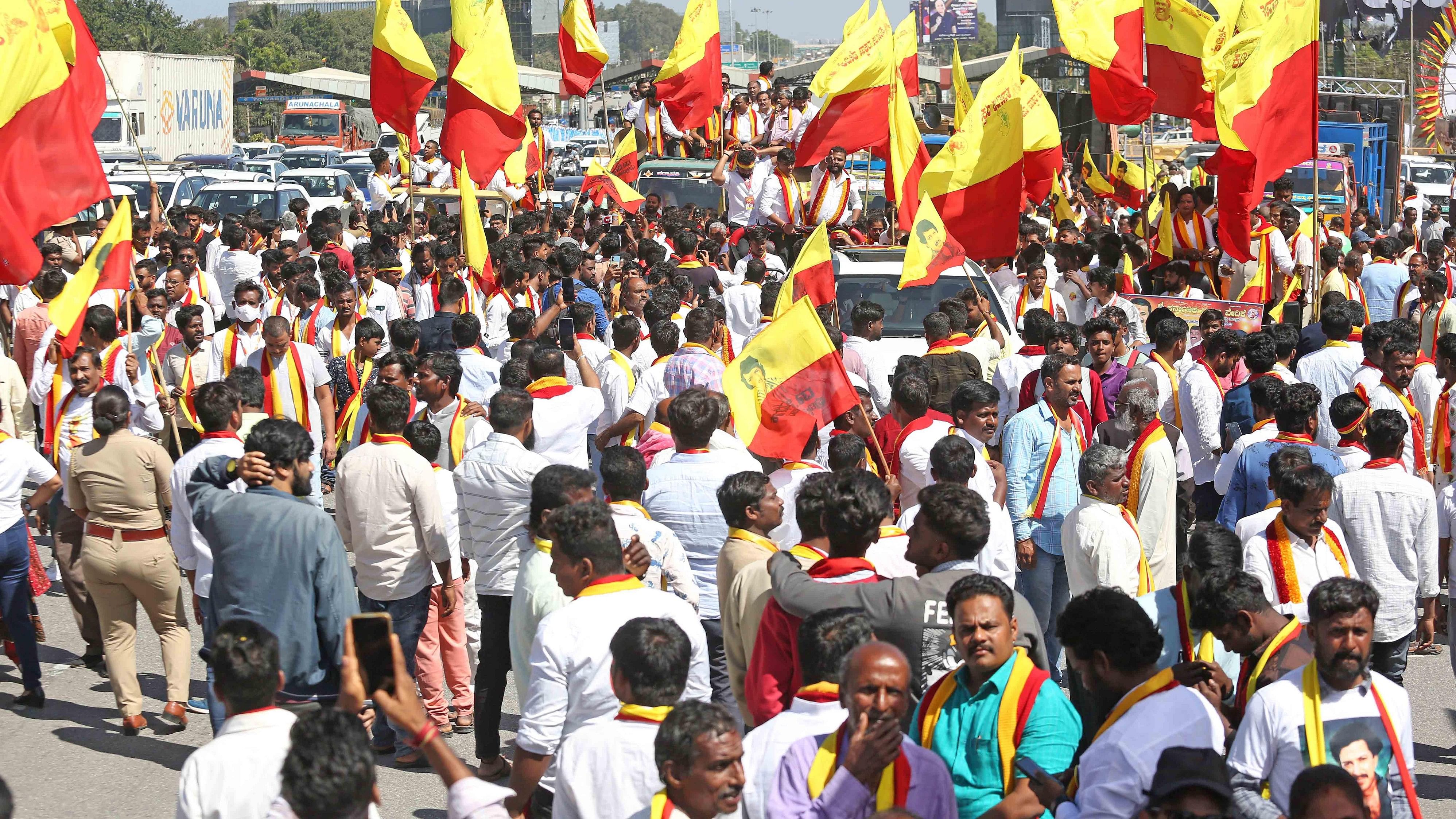 <div class="paragraphs"><p>Kannada activists staged a protest in Bengaluru recently demanding Kannada signage in commercial establishments. </p></div>