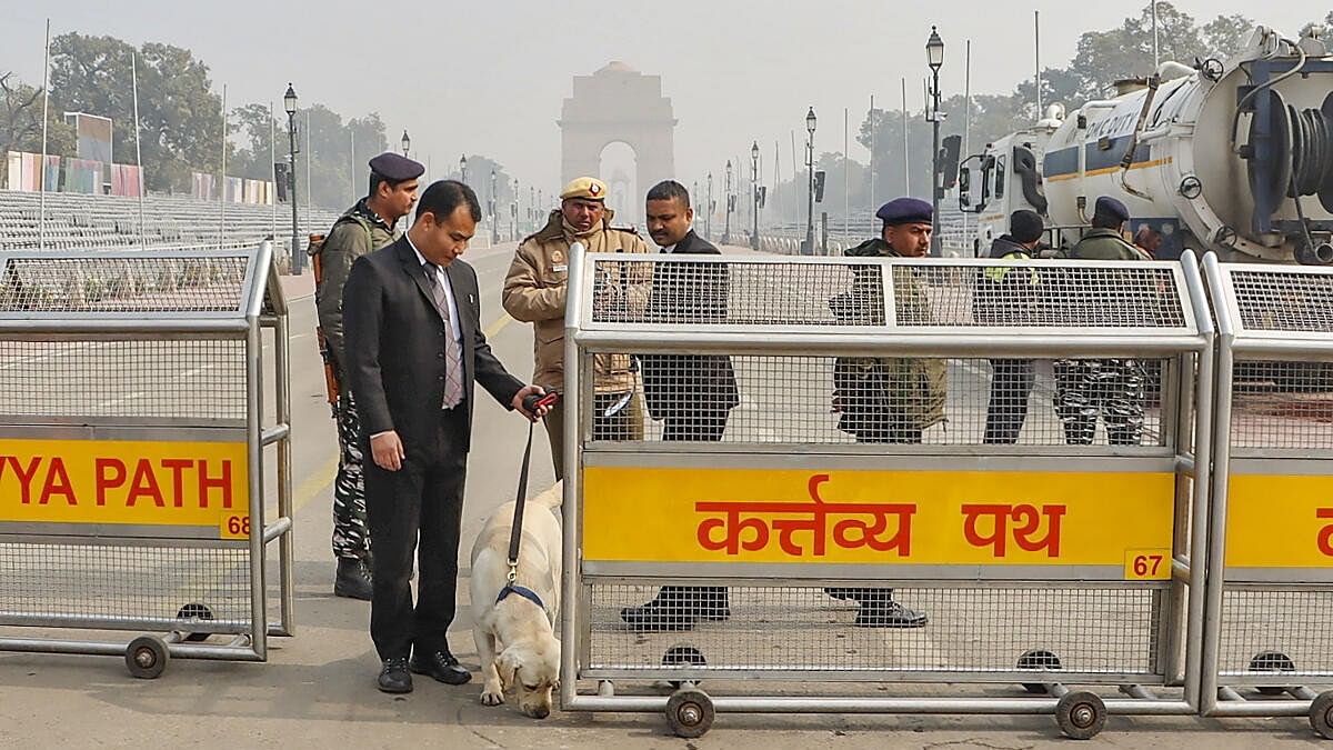<div class="paragraphs"><p>Security personnel deployed on Kartavya Path ahead of the Republic Day Parade 2024, in New Delhi.</p></div>