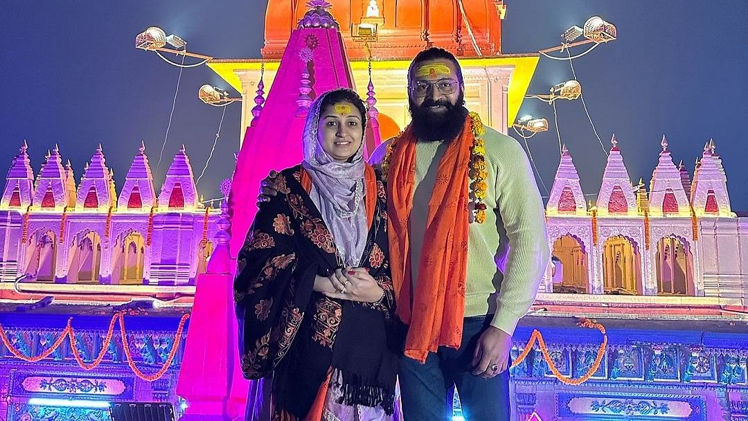 <div class="paragraphs"><p>Rishab Shetty and his wife in Ayodhya.</p></div>