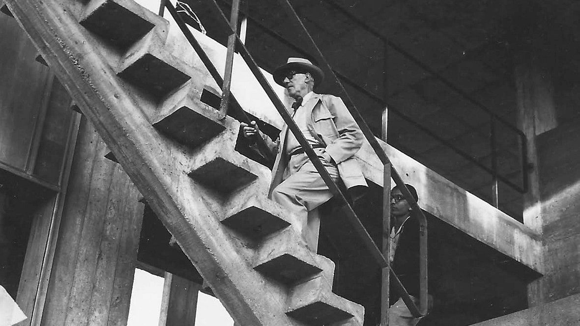 Balkrishna Doshi and Le Corbusier at Le Corbusier’s Shodhan House, Ahmedabad, 1955. 