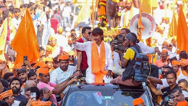 <div class="paragraphs"><p>Maratha leader Manoj Jarange Patil leads the Maratha Reservation Front's march at Viman Nagar in Pune.</p></div>