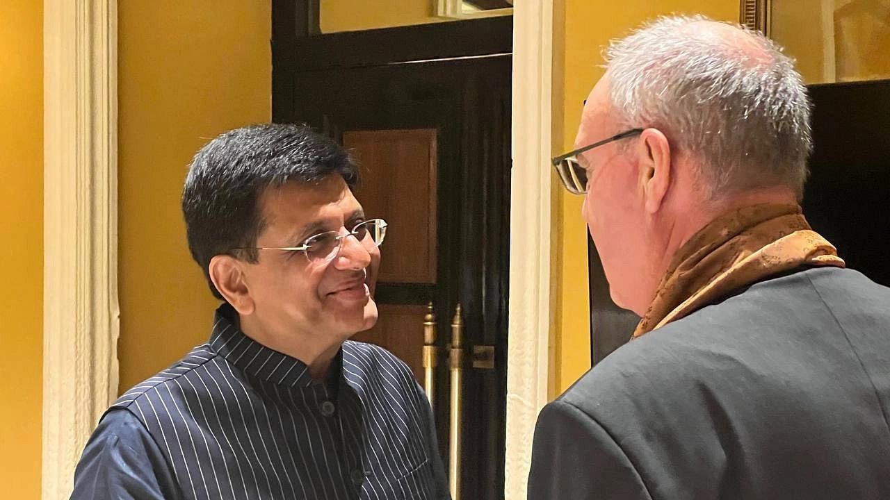 <div class="paragraphs"><p>India's Minister of Commerce &amp; Industry Piyush Goyal with Swiss Federal Councillor Guy Parmelin.</p></div>