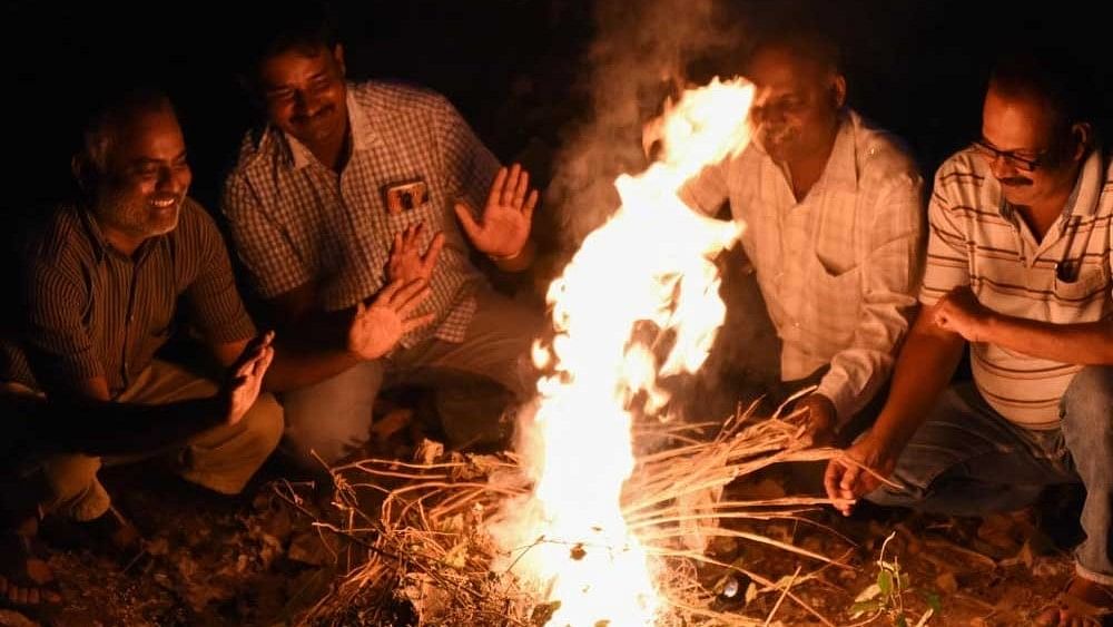 <div class="paragraphs"><p>An intense cold wave swept through the northern belt with fog reducing visibility at several places in Punjab and Haryana.</p></div>