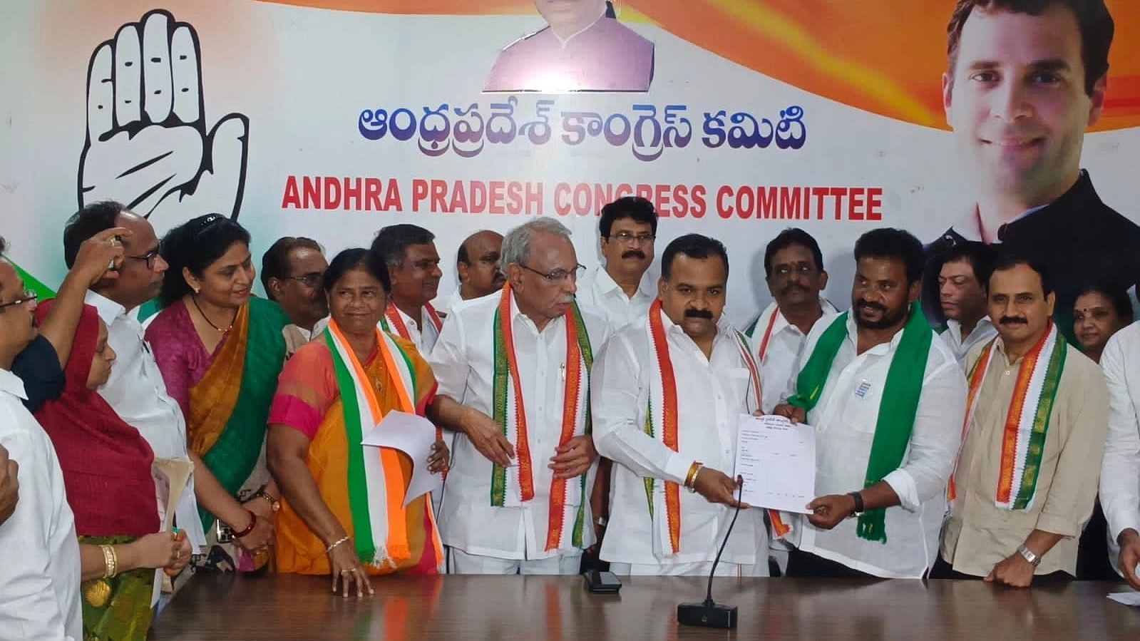 <div class="paragraphs"><p>Manickam Tagore launches the donation drive in Andhra Pradesh.</p></div>