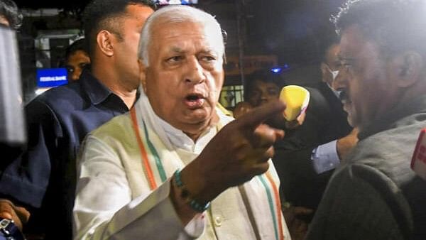 <div class="paragraphs"><p>Kerala Governor Arif Mohammed Khan reacts after being allegedly mobbed by SFI students on his way to the airport, in Thiruvanathapuram back in Dec 2023.</p></div>