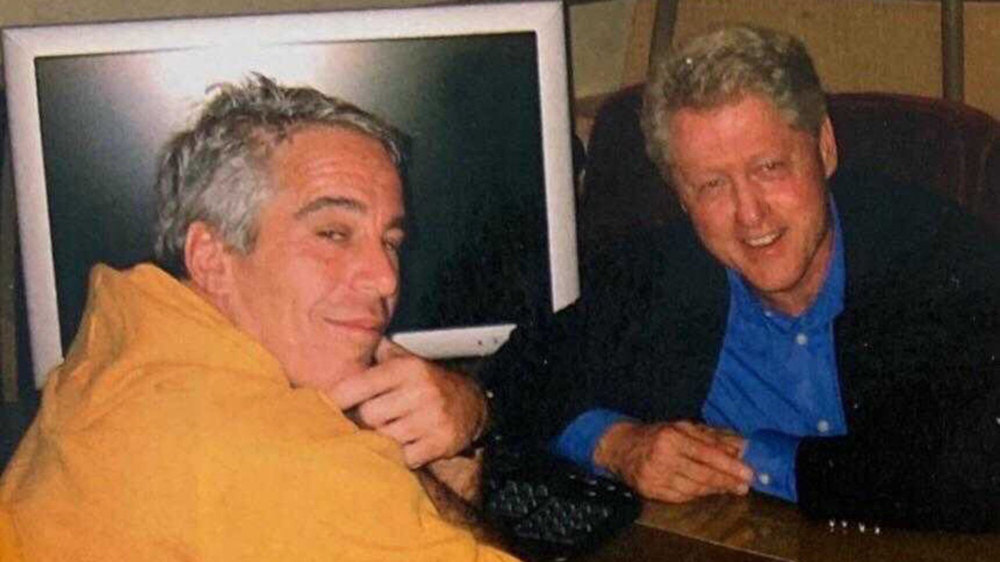 <div class="paragraphs"><p>Bill Clinton with Jeffrey Epstein</p></div>