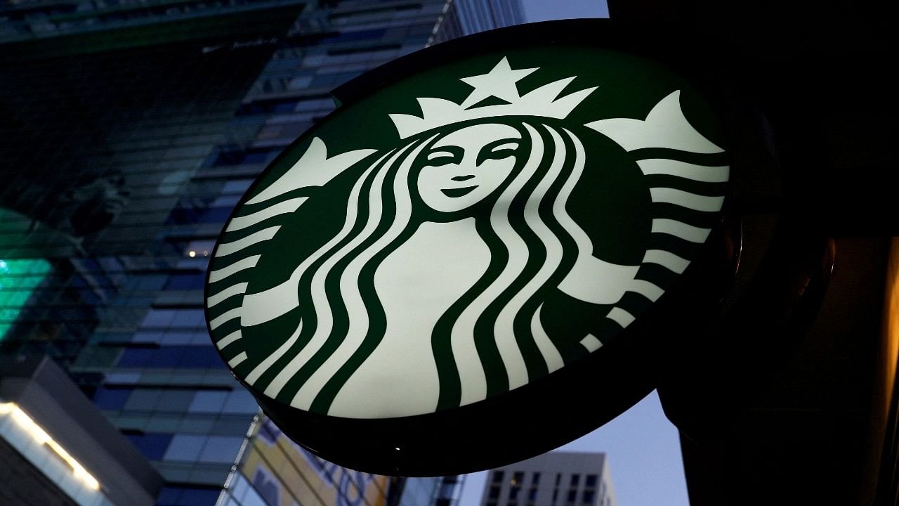 <div class="paragraphs"><p>Starbucks logo.</p></div>