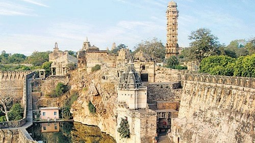 <div class="paragraphs"><p>The 1,000-year-old Chittorgarh fort is said to have been affected by mining.</p></div>