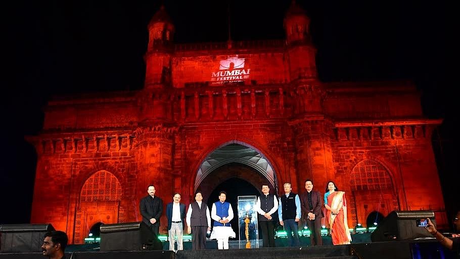 <div class="paragraphs"><p>Maharashtra Deputy CM Devendra Fadnavis and other dignitaries at the 'Mumbai Festival' 2024.</p></div>