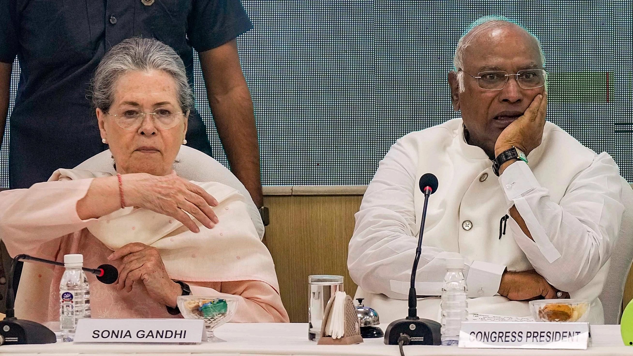 <div class="paragraphs"><p>Congress President Mallikarjun Kharge with party leader Sonia Gandhi.</p></div>