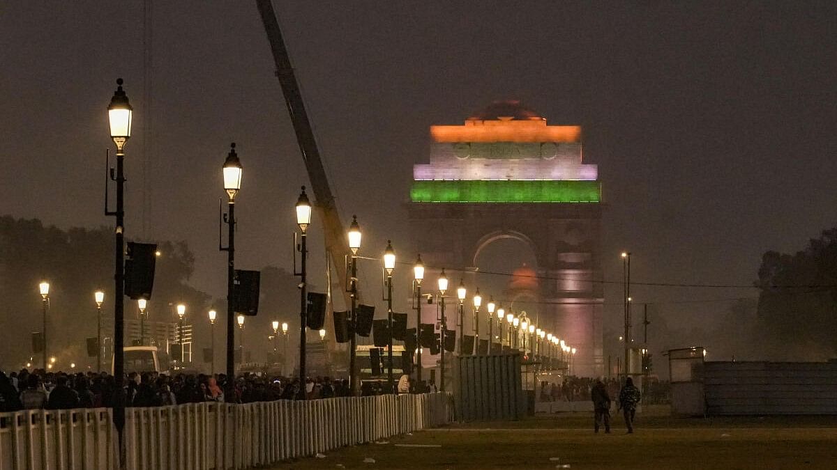 <div class="paragraphs"><p>People visit the India Gate on the first day of the new year 2024, in New Delhi.</p></div>