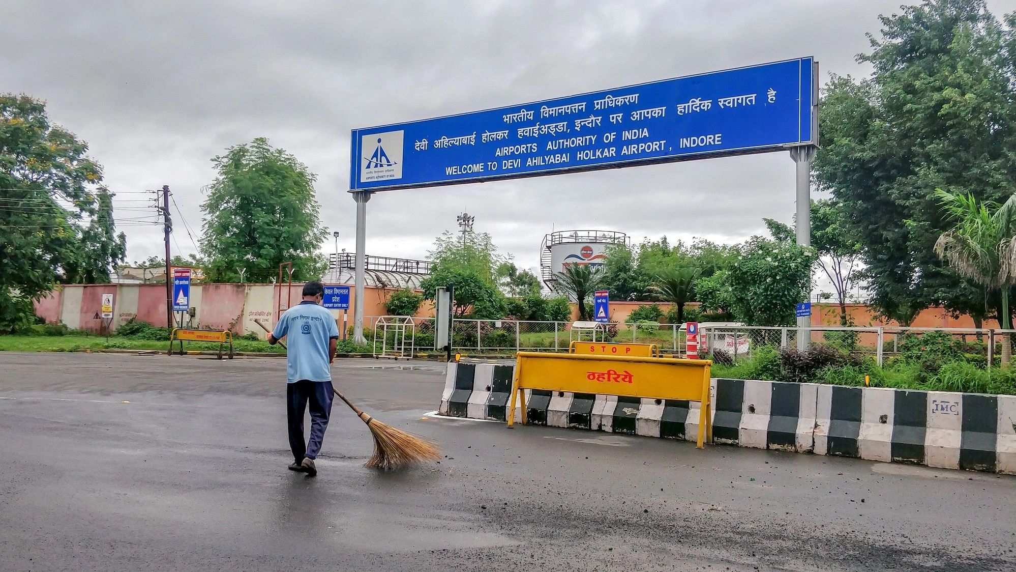 <div class="paragraphs"><p>Indore bagged the cleanest city title for the seventh time in a row.</p></div>