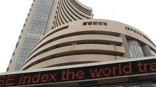 <div class="paragraphs"><p> Sensex tumbled 1628 points.</p></div>