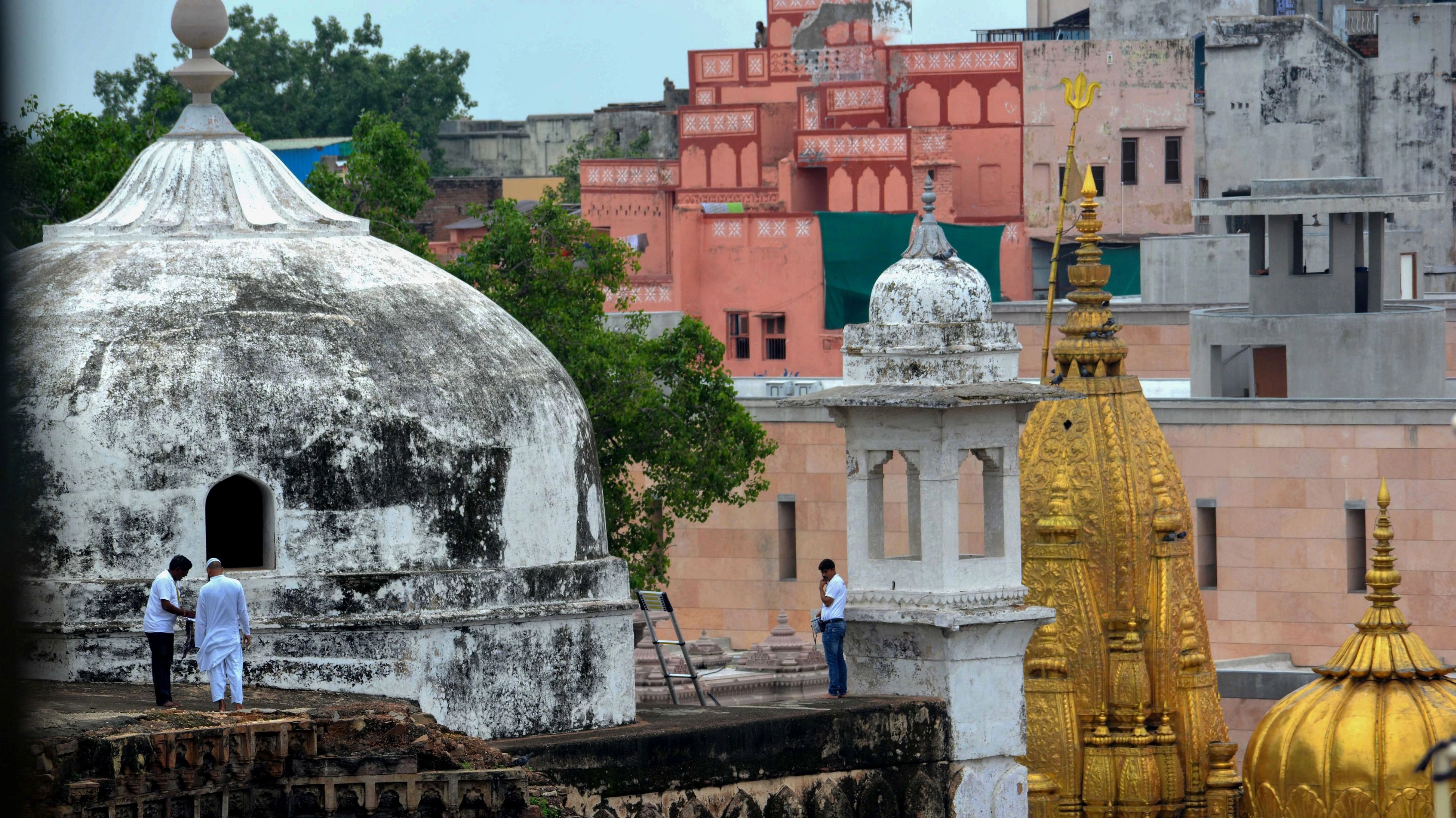 <div class="paragraphs"><p> Members of the Archaeological Survey of India's (ASI) team conduct scientific survey at the Gyanvapi mosque complex, in Varanasi.</p></div>