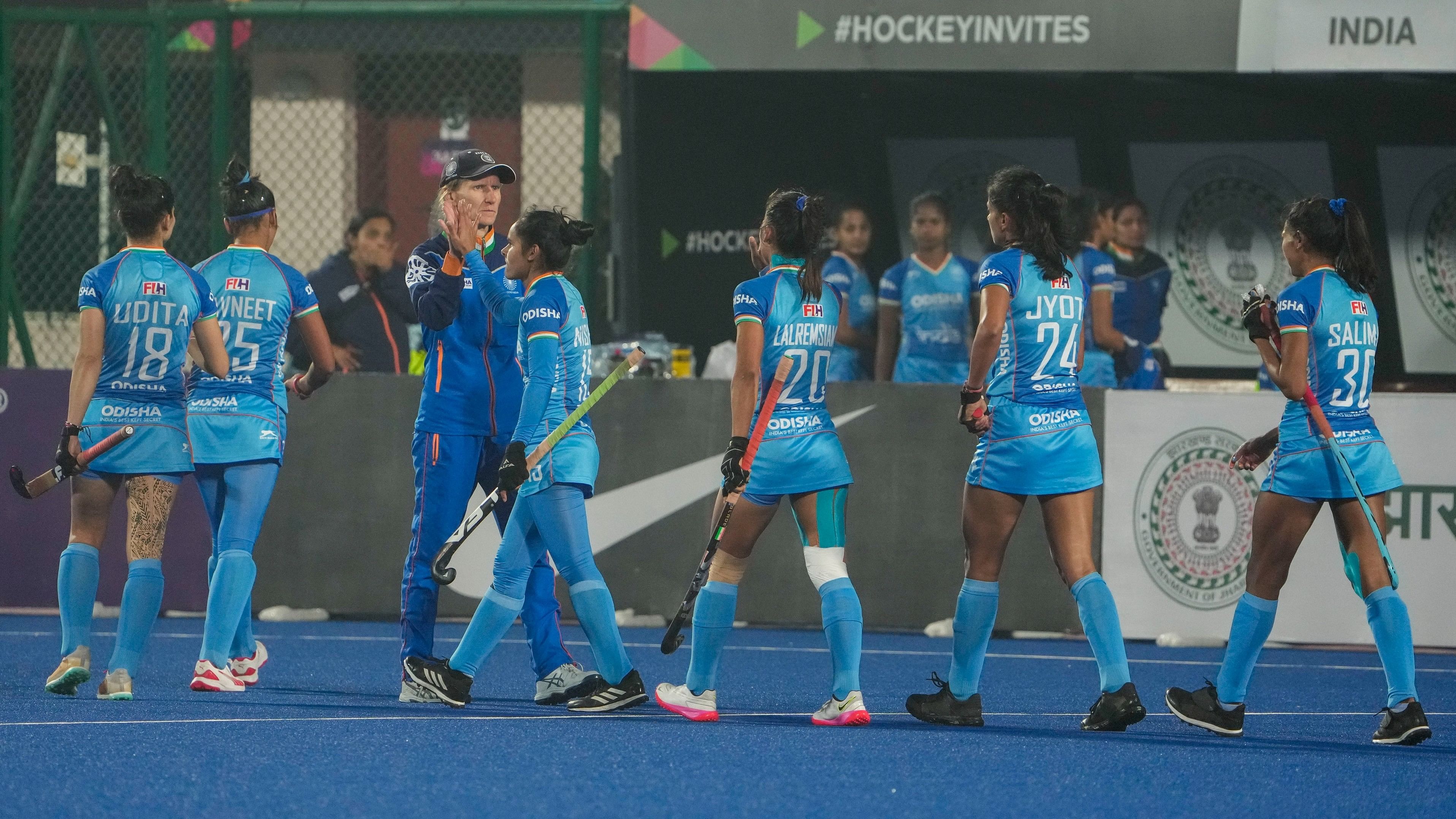 <div class="paragraphs"><p>FIH Women's Hockey5s World Cup: India to face South Africa in the semifinal.</p></div>