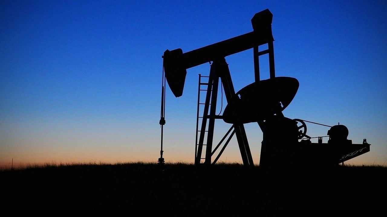 <div class="paragraphs"><p>Representative image of oil field. </p></div>