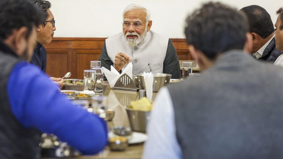 <div class="paragraphs"><p>Prime Minister Narendra Modi and MPs have lunch at Parliament Canteen during the Budget session, in New Delhi.</p></div>