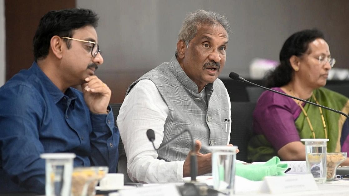 <div class="paragraphs"><p>In a meeting held at Mescom head office in Mangalore, KPTCL Managing Director Pankaj Kumar Pandey, Energy Minister K J George and Mescom Managing Director Padmavati were present.</p></div>