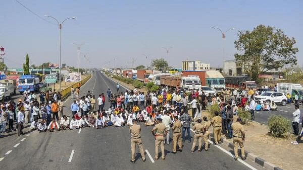 <div class="paragraphs"><p>People under the banner of Sakal Maratha Samaj block Pune-Solapur highway during a 'Rasta Roko' protest over Maratha reservation issue, in Solapur, Saturday, February 24, 2024</p></div>