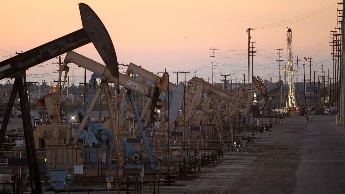 <div class="paragraphs"><p>Representative image showing oil rig pumpjacks extracting crude.</p></div>