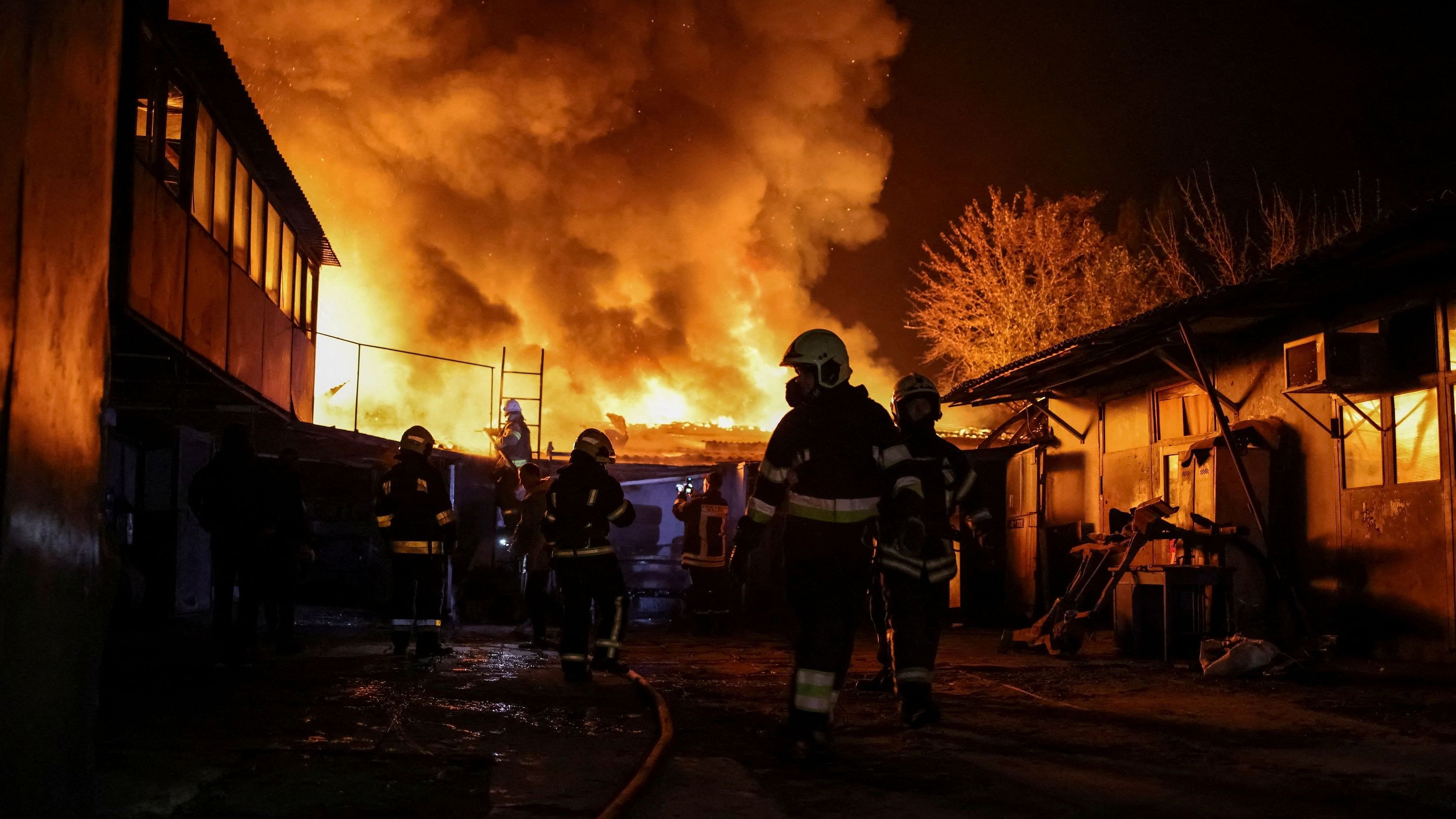 <div class="paragraphs"><p>Emergency personnel work at a site of a Russian drone strike, amid Russia's attack on Ukraine, in Kharkiv, Ukraine November 3, 2023. </p></div>