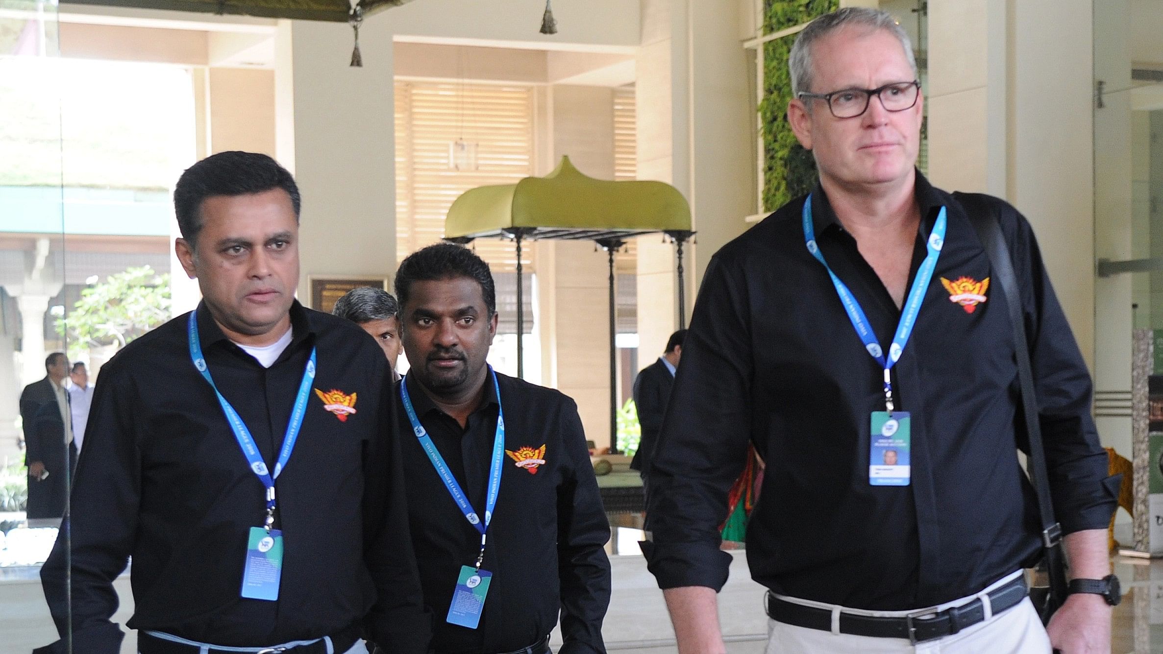 <div class="paragraphs"><p>Tom Moody (right) with with&nbsp;Muttaiah Muralidharan (centre) during the 2018 IPL auction in Bengaluru.&nbsp;</p></div>