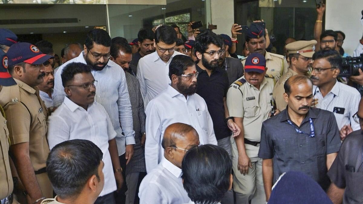 <div class="paragraphs"><p>Maharashtra CM  Eknath Shinde visits a hospital where injured Shiv Sena leader Mahesh Gaikwad is being treated after he was allegedly shot at by BJP MLA Ganpat Gaikwad, in Thane.</p></div>