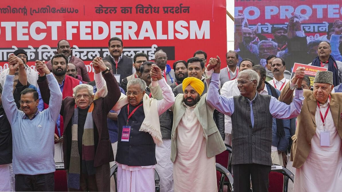 <div class="paragraphs"><p>Kerala Chief Minister Pinarayi Vijayan (centre) with other I.N.D.I.A. block leaders during LDF's protest against the NDA government in New Delhi.</p></div>