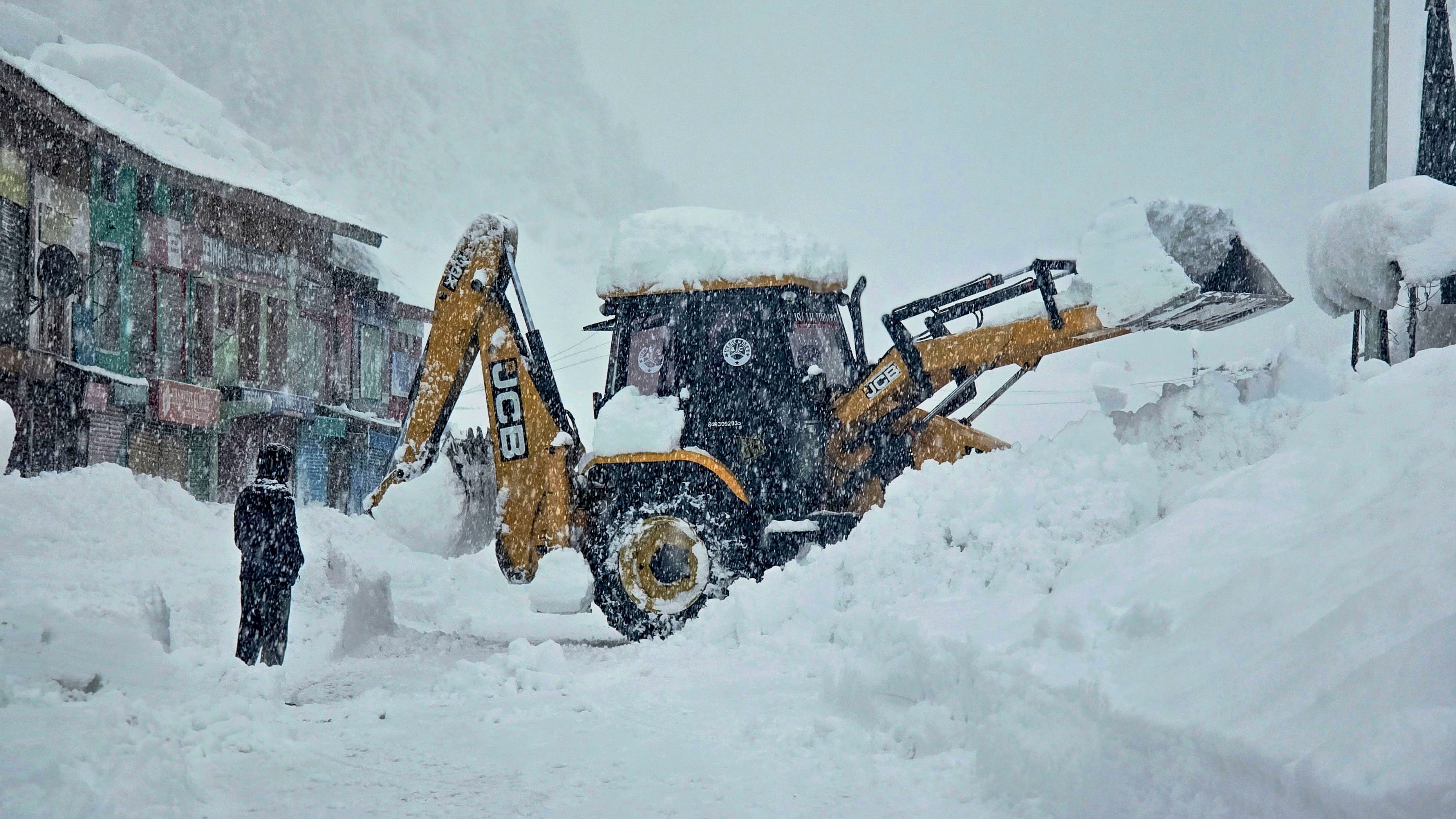 <div class="paragraphs"><p>The inclement weather is hampering the road clearance operations at the affected areas between Ramban and Banihal, the officials said, advising people to avoid taking the road till further updates.</p></div>