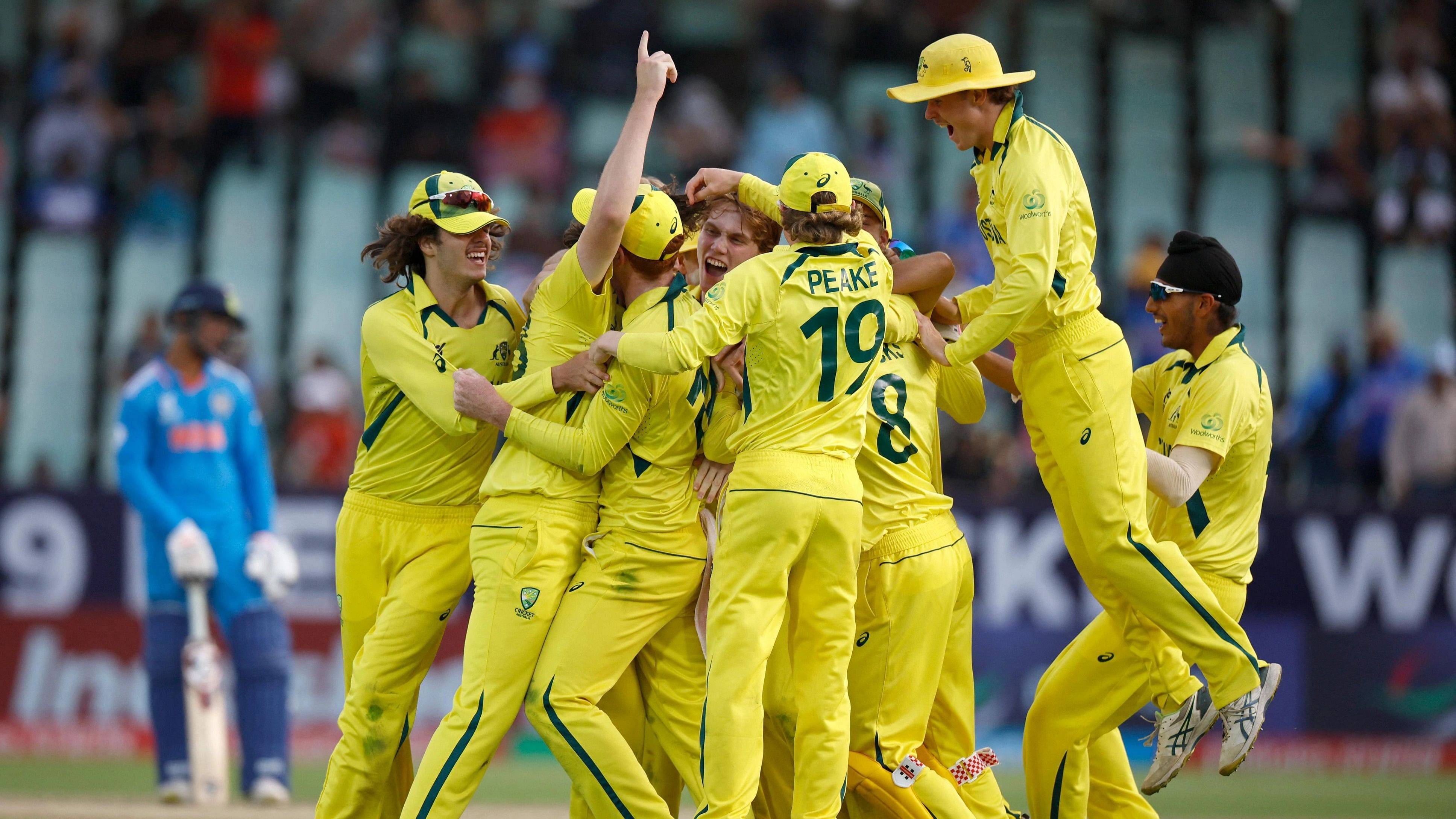 <div class="paragraphs"><p>Australian U-19 team celebrates after win</p></div>