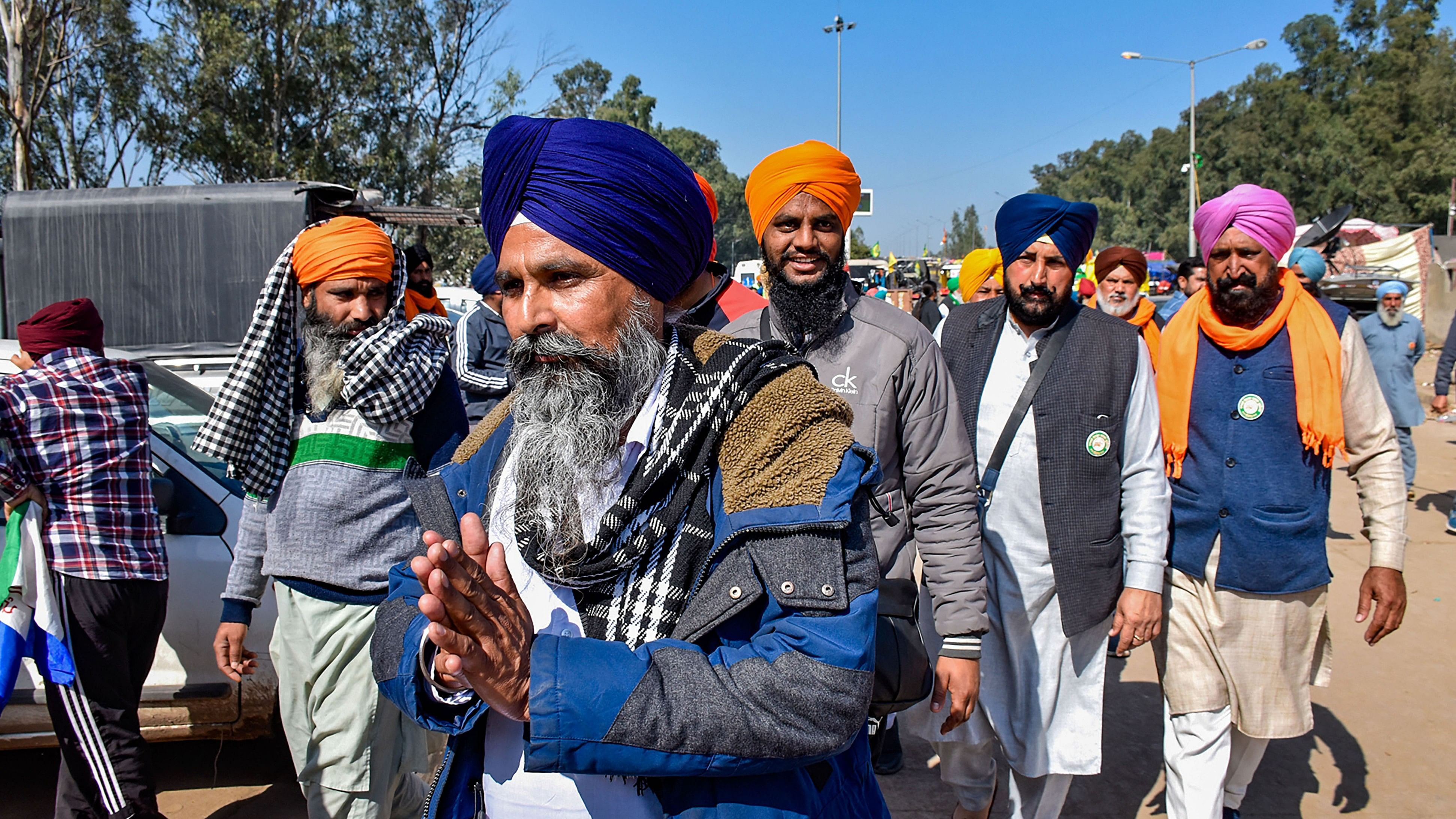 <div class="paragraphs"><p>Farmer leader Sarwan Singh Pandher with others during their 'Dilli Chalo' march, at the Punjab-Haryana Shambhu border, in Patiala district, Thursday, Feb 22, 2024.</p></div>