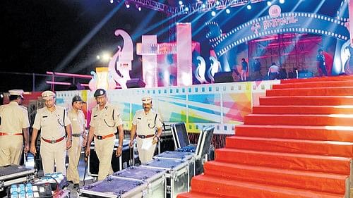 <div class="paragraphs"><p>Police inspect the stage set up in front of the Vidhana Soudha for the inauguration of BIFFes last year. </p></div>