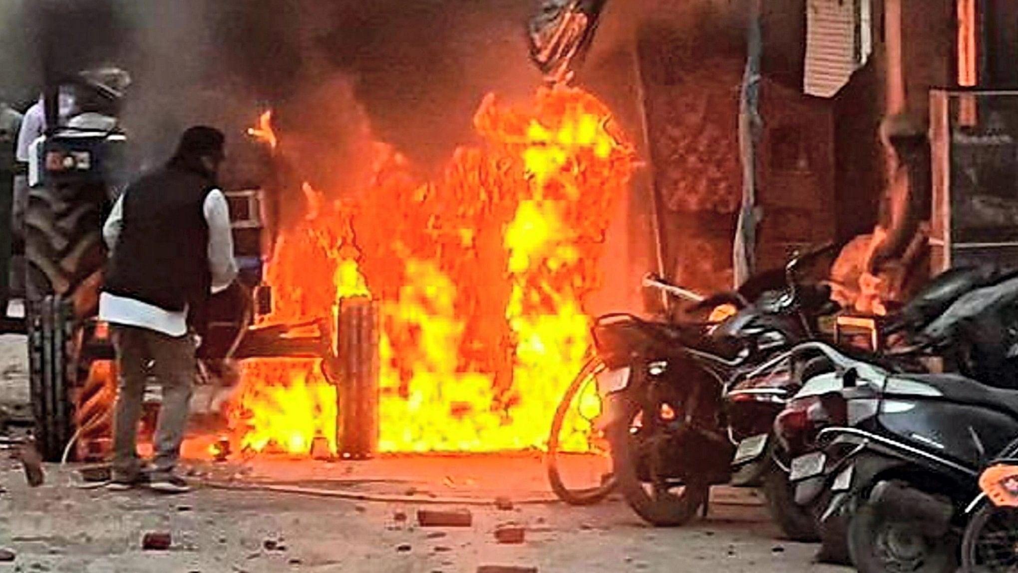 <div class="paragraphs"><p>Vehicles set on fire by miscreants over the demolition of an "illegally built" madrasa at Banbhoolpura area, in Haldwani.</p></div>
