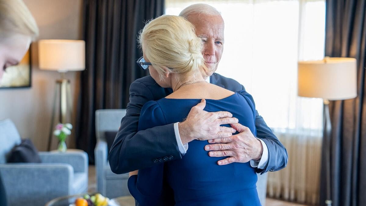 <div class="paragraphs"><p>US President Joe Biden meets the family of Alexei Navalny.</p></div>