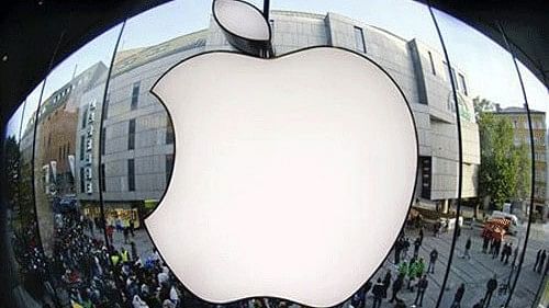 <div class="paragraphs"><p>Apple manufactures popular devices such as the iPhone and iPad.</p></div>