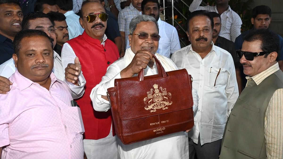 <div class="paragraphs"><p>Chief Minister Siddaramaiah arrives to present the state budget at Vidhana Soudha in Bengaluru on Friday. </p></div>