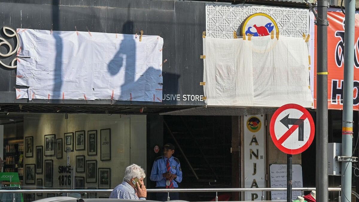 <div class="paragraphs"><p>Shops name boards are covered due to 60-40 Kannada implementation at Brigade road in Bengaluru.</p></div>