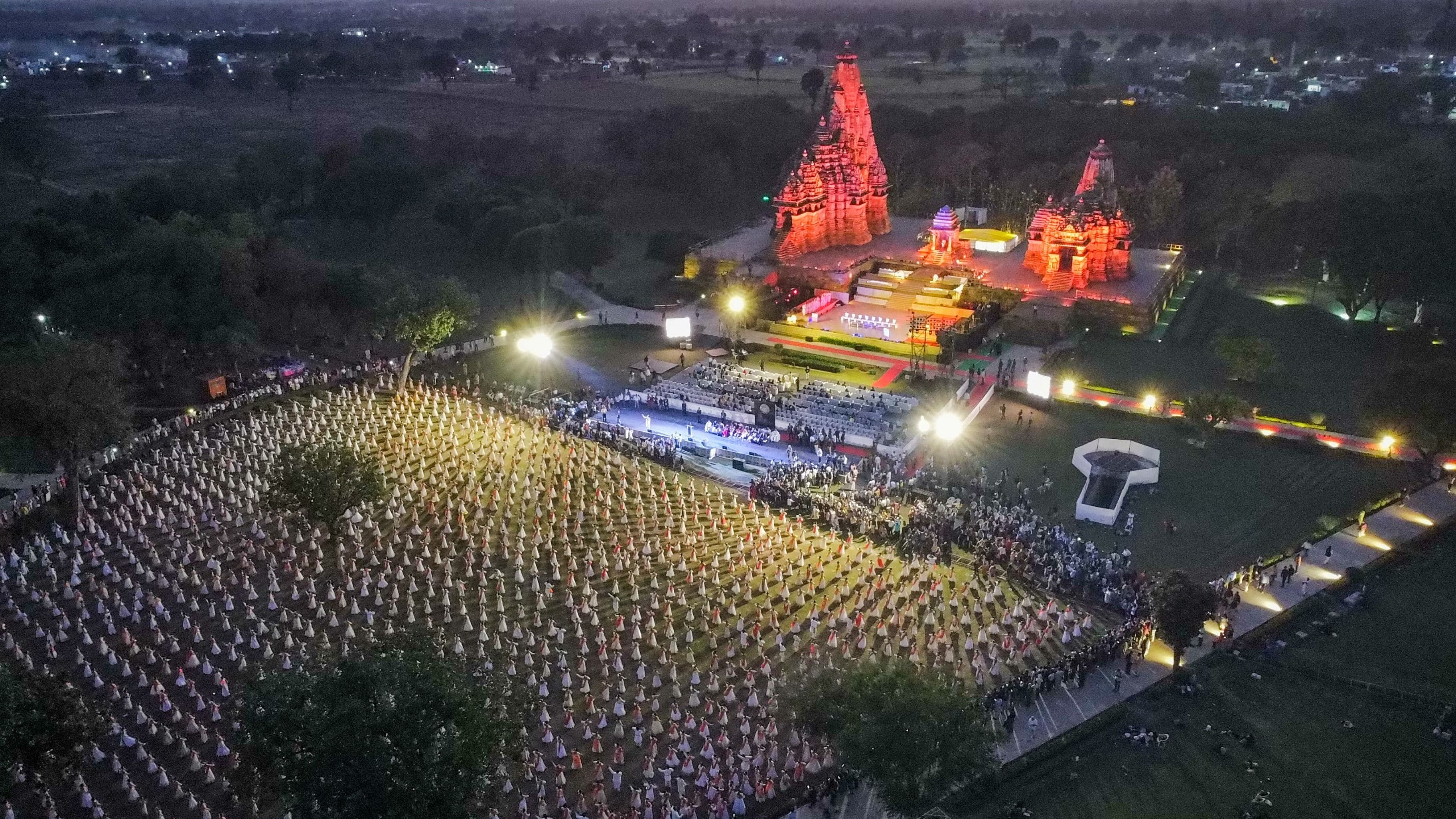 <div class="paragraphs"><p>A photo of the Khajuraho Dance Festival where a new world record was set.</p></div>