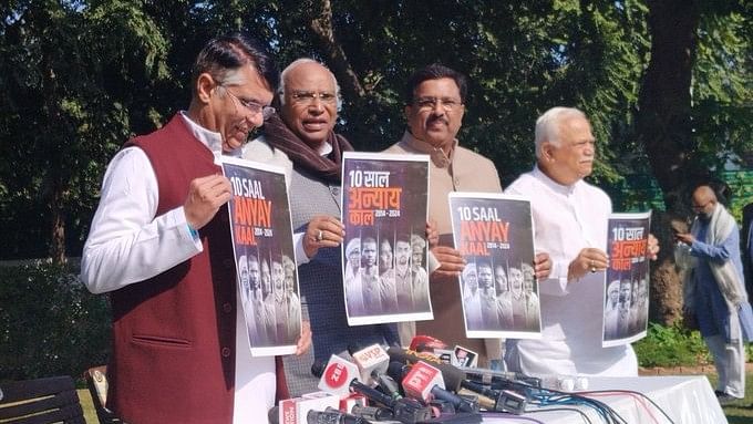 <div class="paragraphs"><p>Congress President Mallikarjun Kharge releases 'Black Paper.'</p></div>