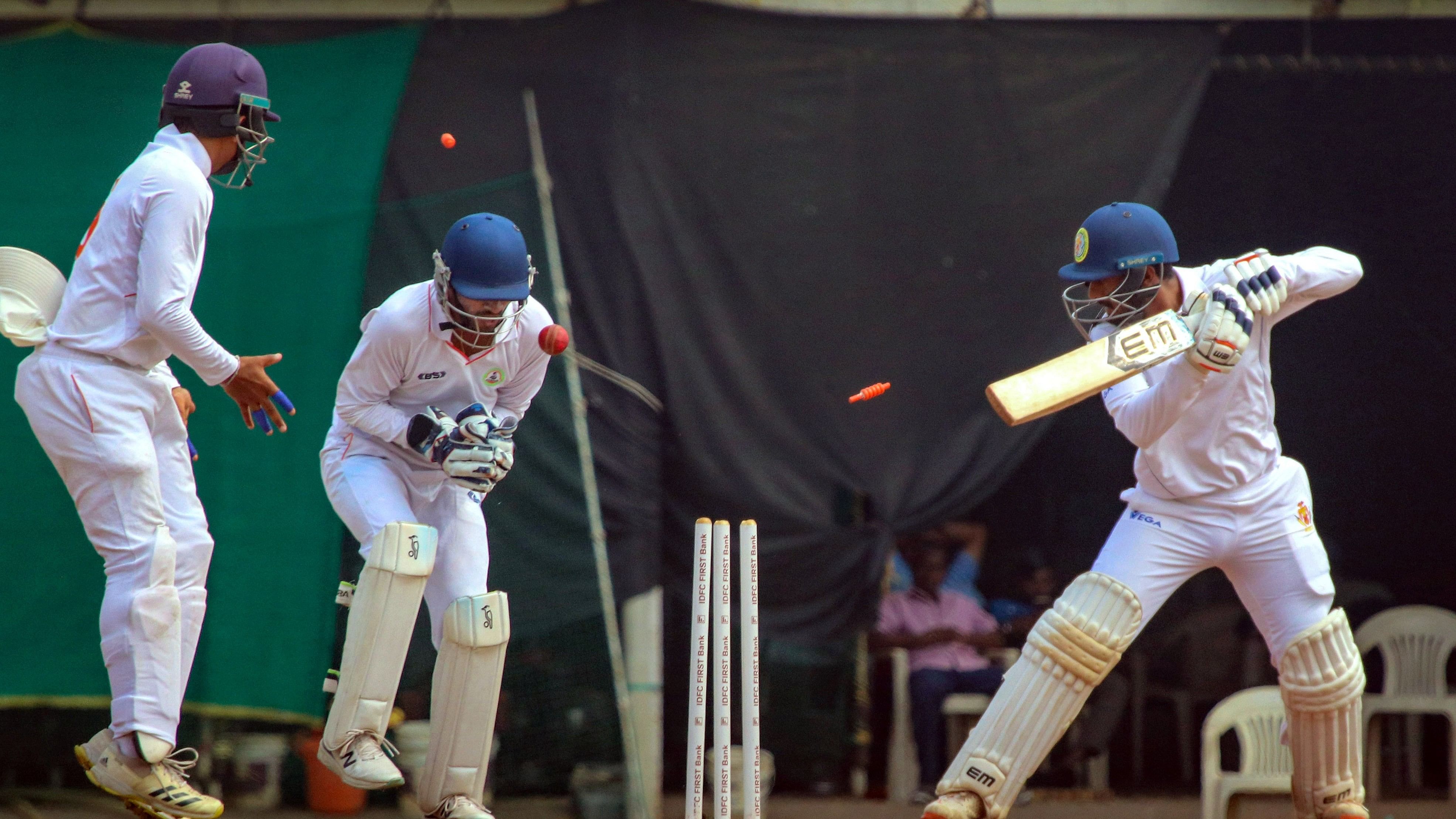 <div class="paragraphs"><p>Karnataka's batter S. Sharath being bowled out by Vidarbha's bowler Harsh Dubey during the Ranji Trophy quarter-final match between Vidarbha and Karnataka, in Nagpur.</p></div>