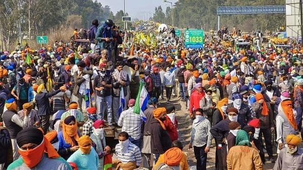 <div class="paragraphs"><p>Farmers gather at the Punjab-Haryana Shambhu border during their 'Delhi Chalo' march, in Patiala district.</p></div>