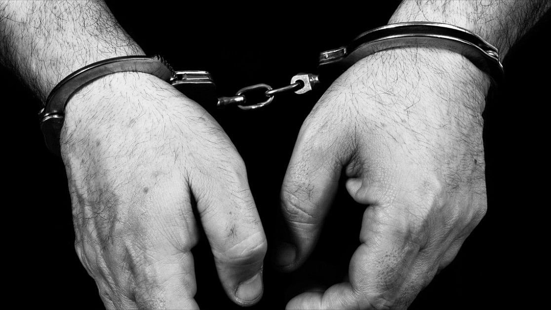 <div class="paragraphs"><p>Representative image of handcuffs.</p></div>