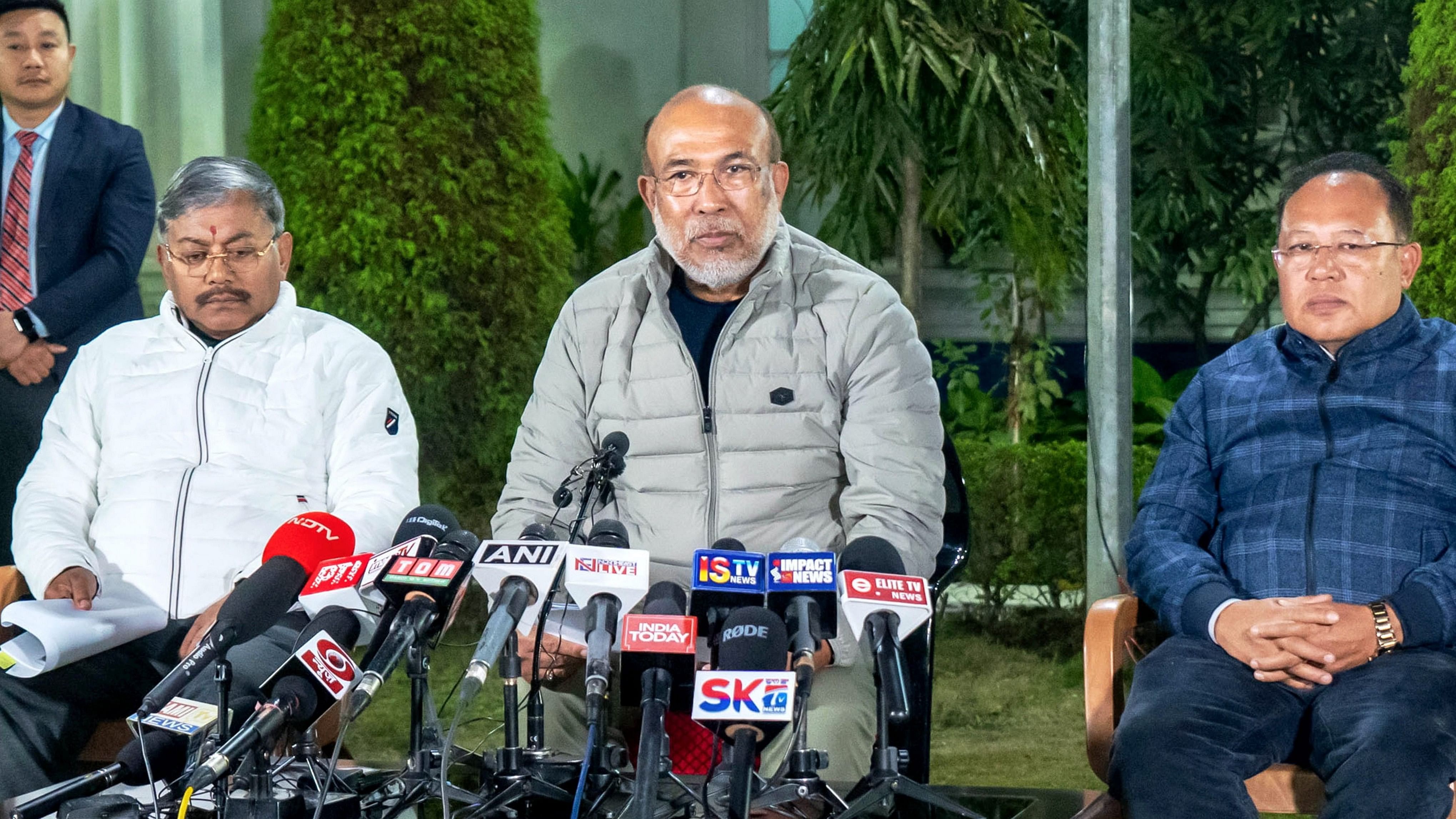 <div class="paragraphs"><p>Manipur Chief Minister N Biren Singh with others addresses the media.</p></div>
