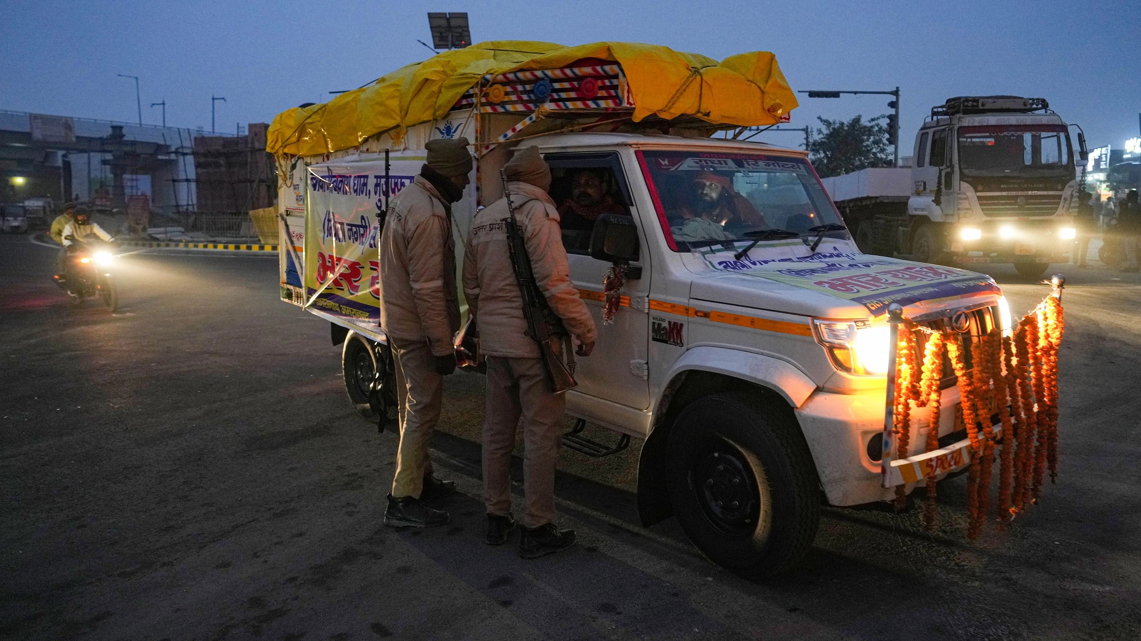 <div class="paragraphs"><p>Representative image of police checking vehicles.</p></div>