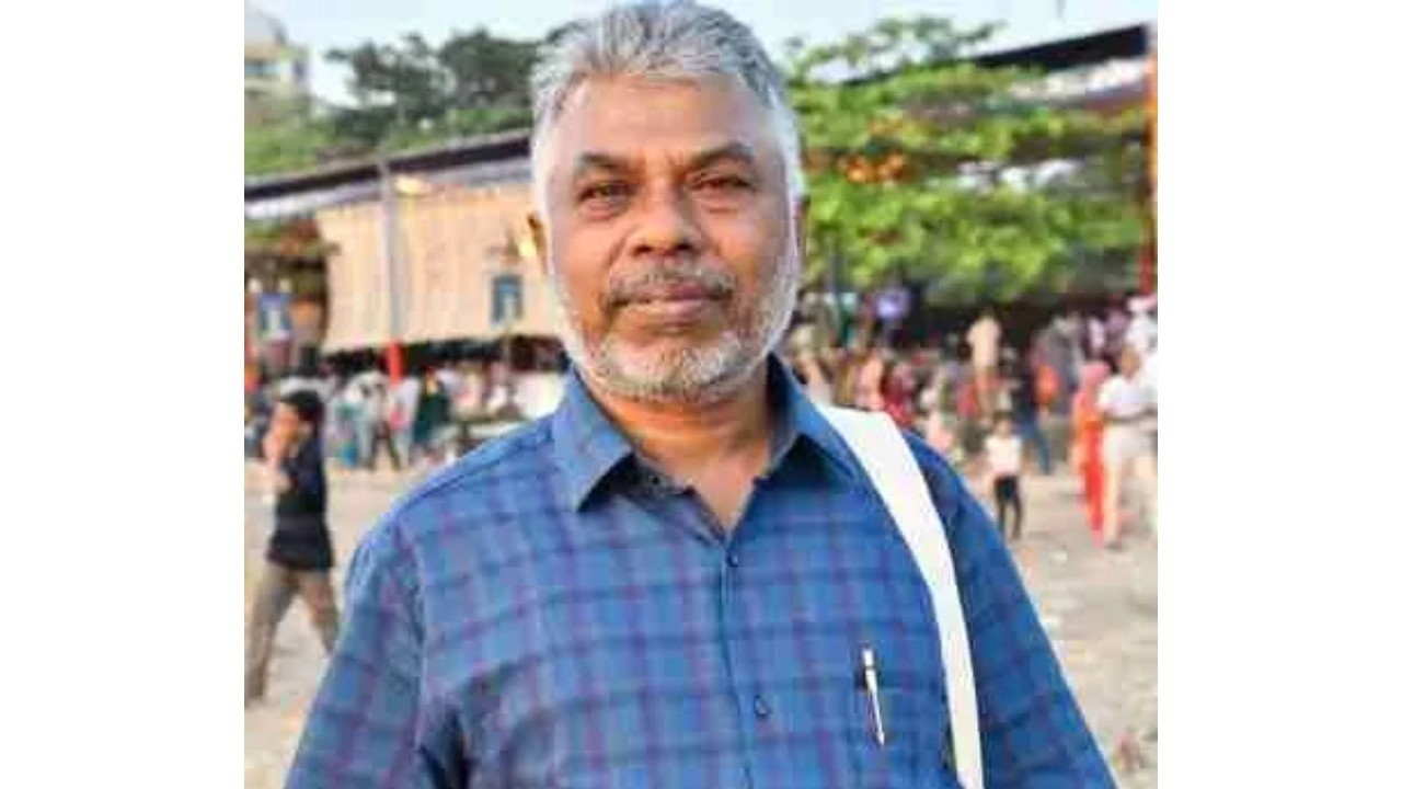 <div class="paragraphs"><p>The Author Perumal Murugan</p></div>