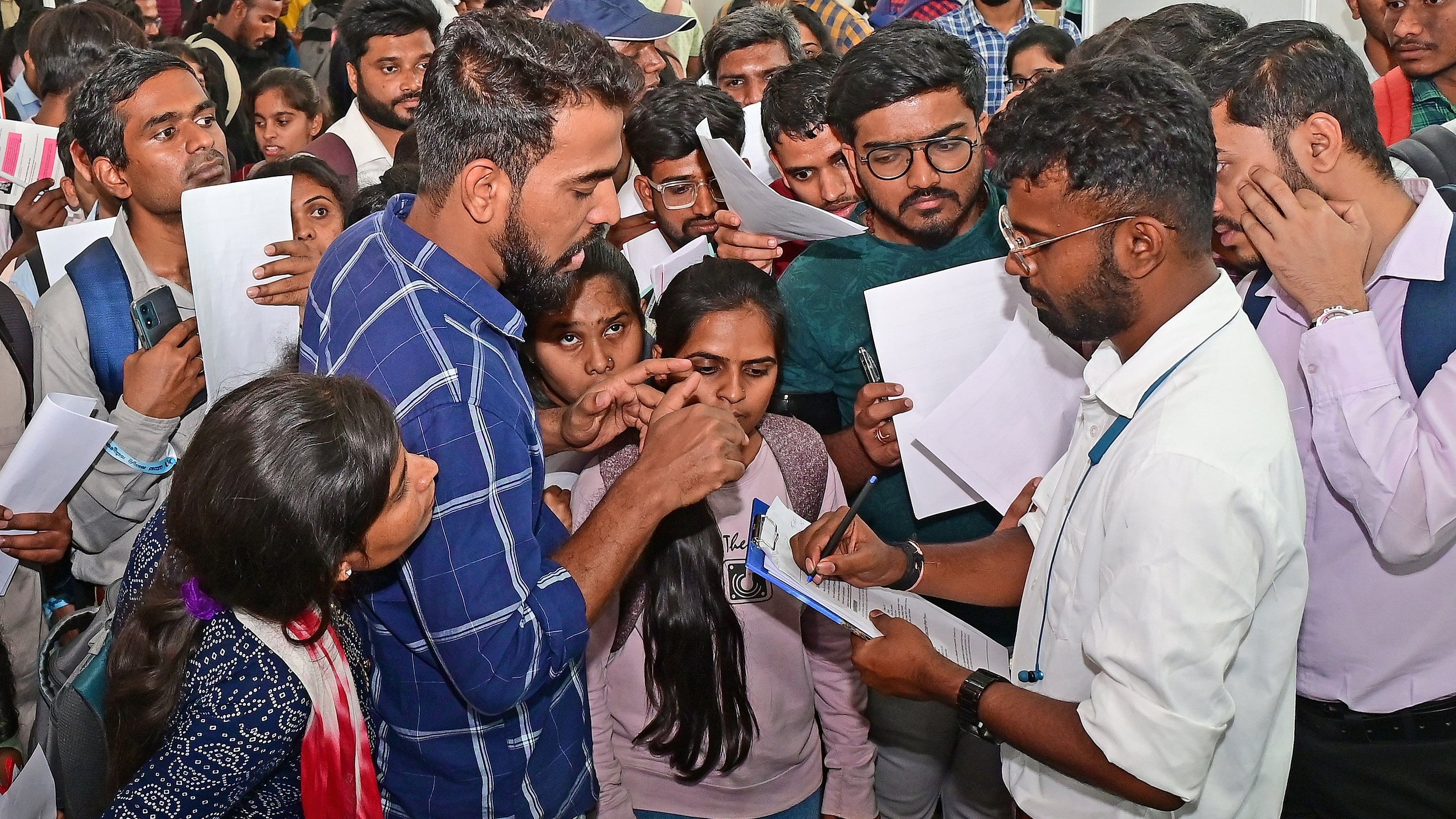 <div class="paragraphs"><p>People from across the state gathered at Palace Grounds for the job fair organised by the Karnataka Skill Development Corporation on Tuesday.&nbsp;</p></div>